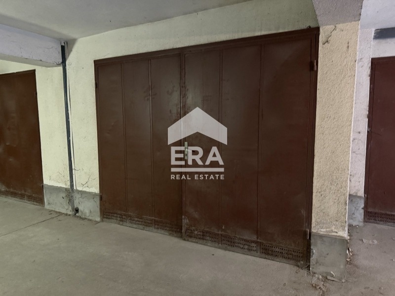 Продава ГАРАЖ, ПАРКОМЯСТО, гр. Хасково, Център
