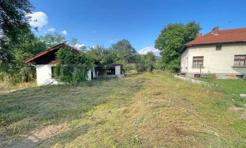 Продава ПАРЦЕЛ в област София, с. Продановци - 2217 кв.м / 99 700 € » 194 996.25 лв., СУПРИММО - ГЛАВЕН ОФИС