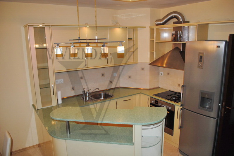 De vânzare  1 dormitor Sofia , Bâcston , 83 mp | 10564464