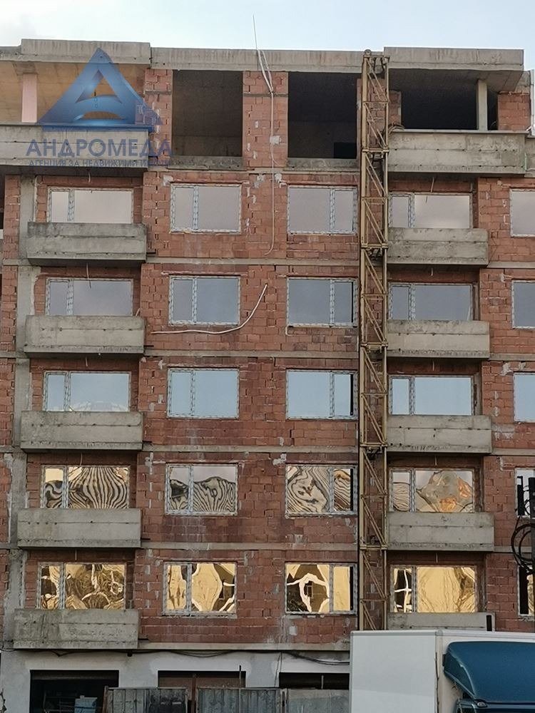 Продава  3-стаен, град Плевен, Идеален център •  149 800 EUR • ID 96357996 — holmes.bg - [1] 