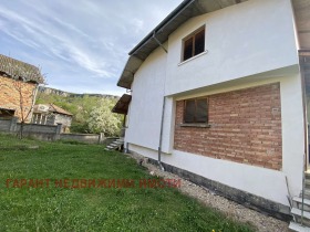 Haus Debel djal, region Gabrovo 1