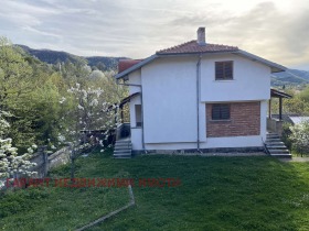 House Debel dyal, region Gabrovo 2