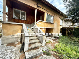 House Zlatitrap, region Plovdiv 12