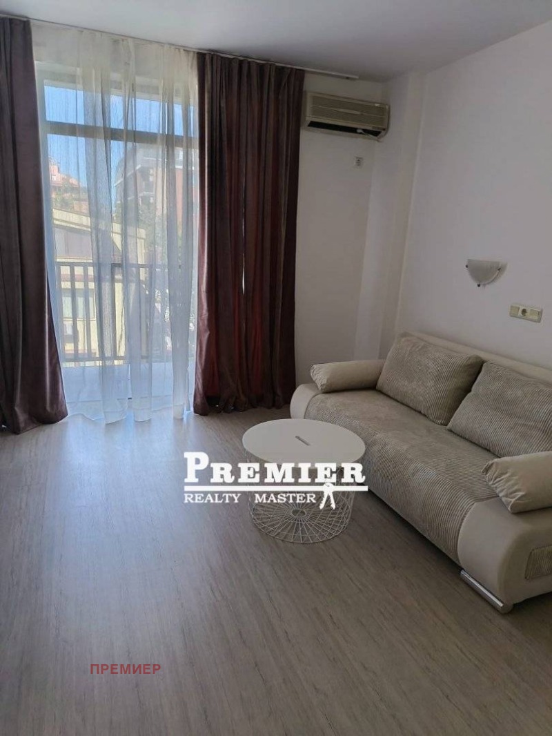 À vendre  Studio région Bourgas , k.k. Slantchev bryag , 37 m² | 77802628