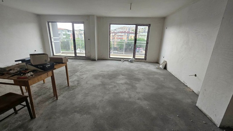 Продава МНОГОСТАЕН в град Кърджали, Възрожденци - 184 кв.м / 140 000 € » 273 816.20 лв., ТБС БГПРОПЪРТИС