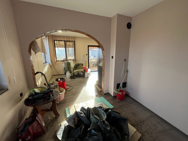 Продава КЪЩА, гр. Казанлък, област Стара Загора, снимка 9 - Къщи - 52701257