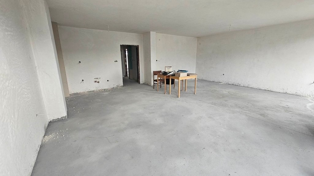 Продава МНОГОСТАЕН, гр. Кърджали, Възрожденци, снимка 2 - Апартаменти - 40831649