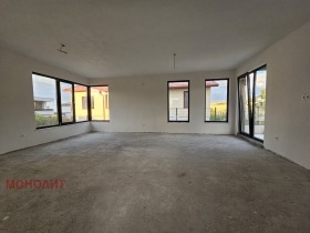 Hus Tsentar, Gabrovo
