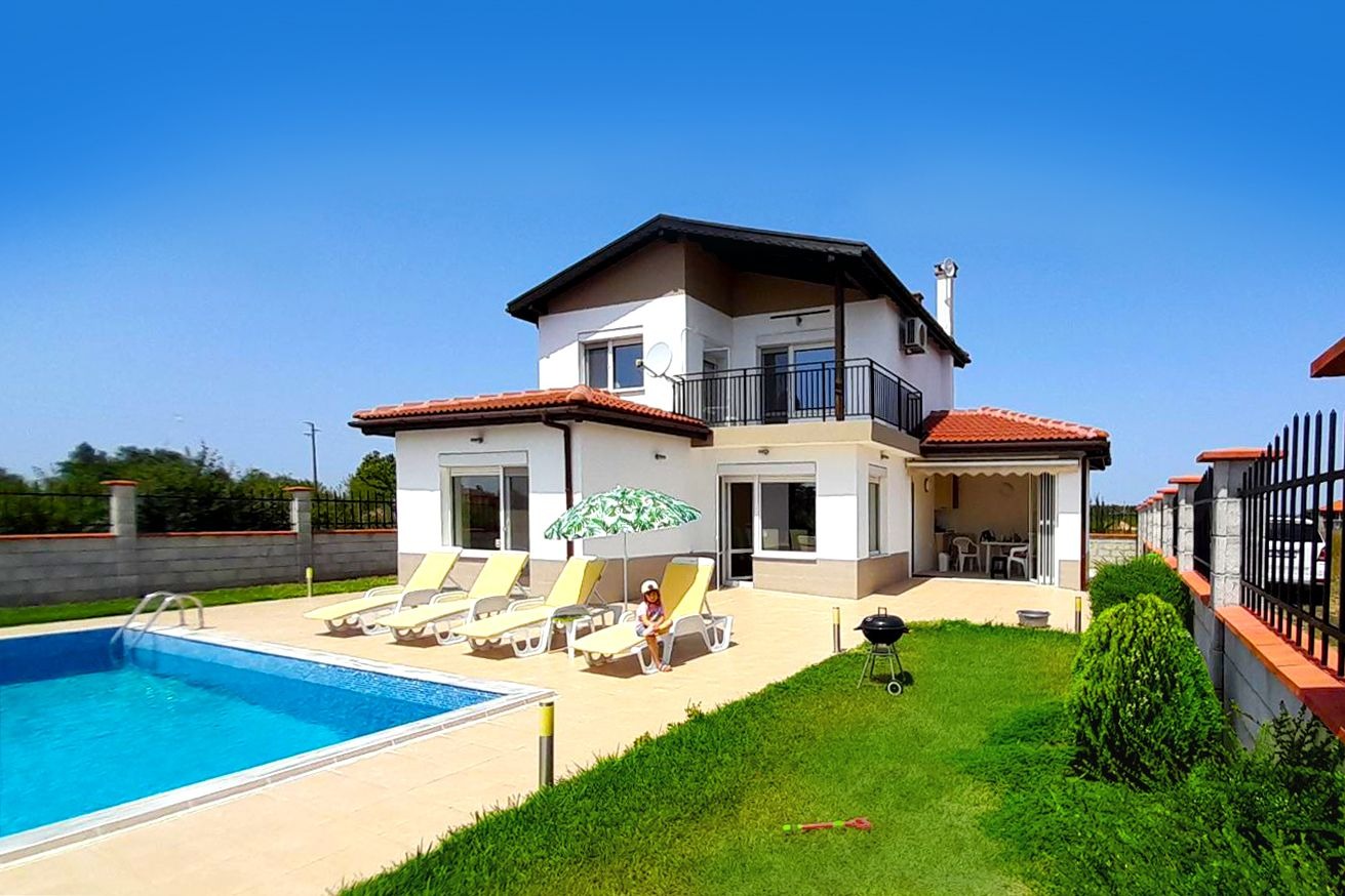 Продава ВИЛА, с. Топола, област Добрич, снимка 2 - Вили - 52313321