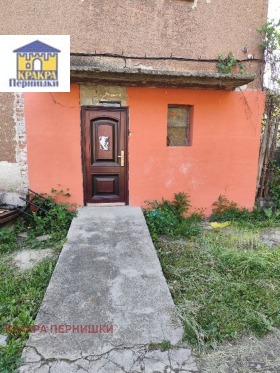 2-стаен град Перник, Твърди ливади 2