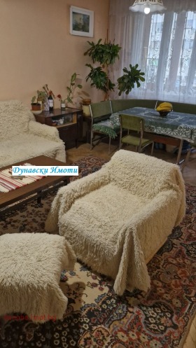 2 dormitoare Alei Vâzrajdane, Ruse