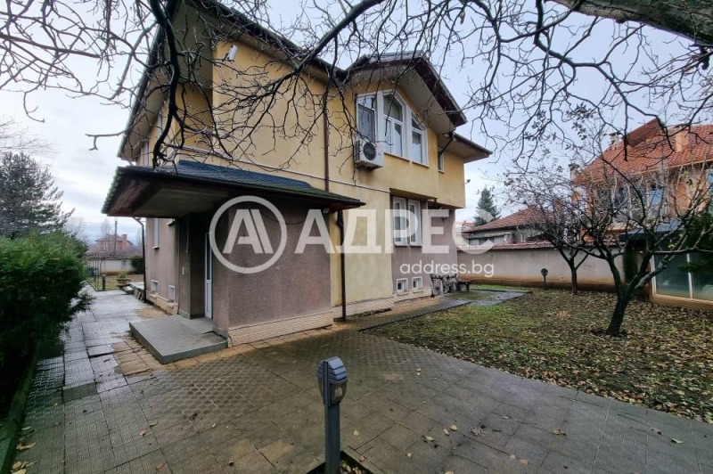 Продава  Къща град София , Надежда 1 , 421 кв.м | 88783788