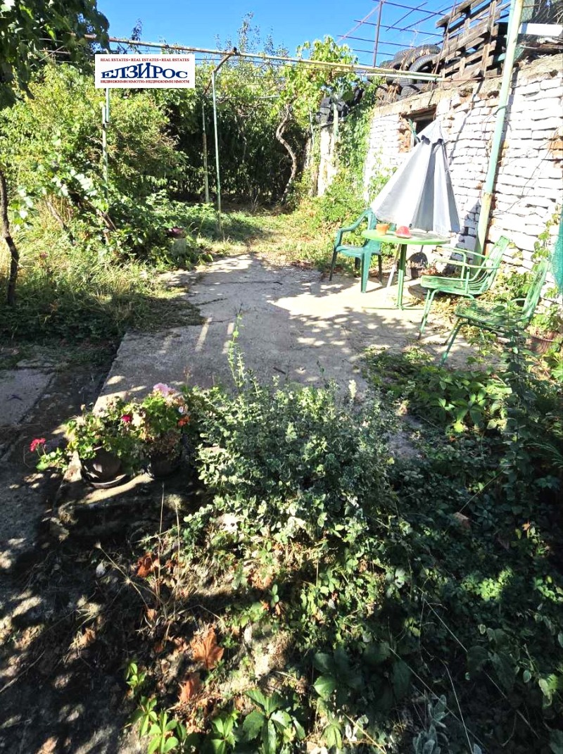 Продава  Етаж от къща град Кюстендил , Бузлуджа , 140 кв.м | 68317894 - изображение [16]