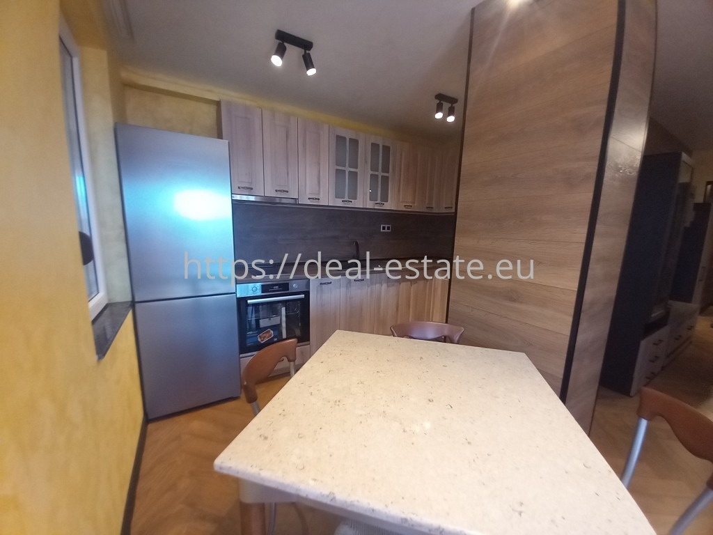 Продава 3-СТАЕН, гр. Благоевград, Широк център