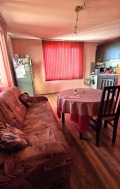 Продава ЕТАЖ ОТ КЪЩА, град Кюстендил, Бузлуджа • 130000 € • 57414155 — Holmes.bg