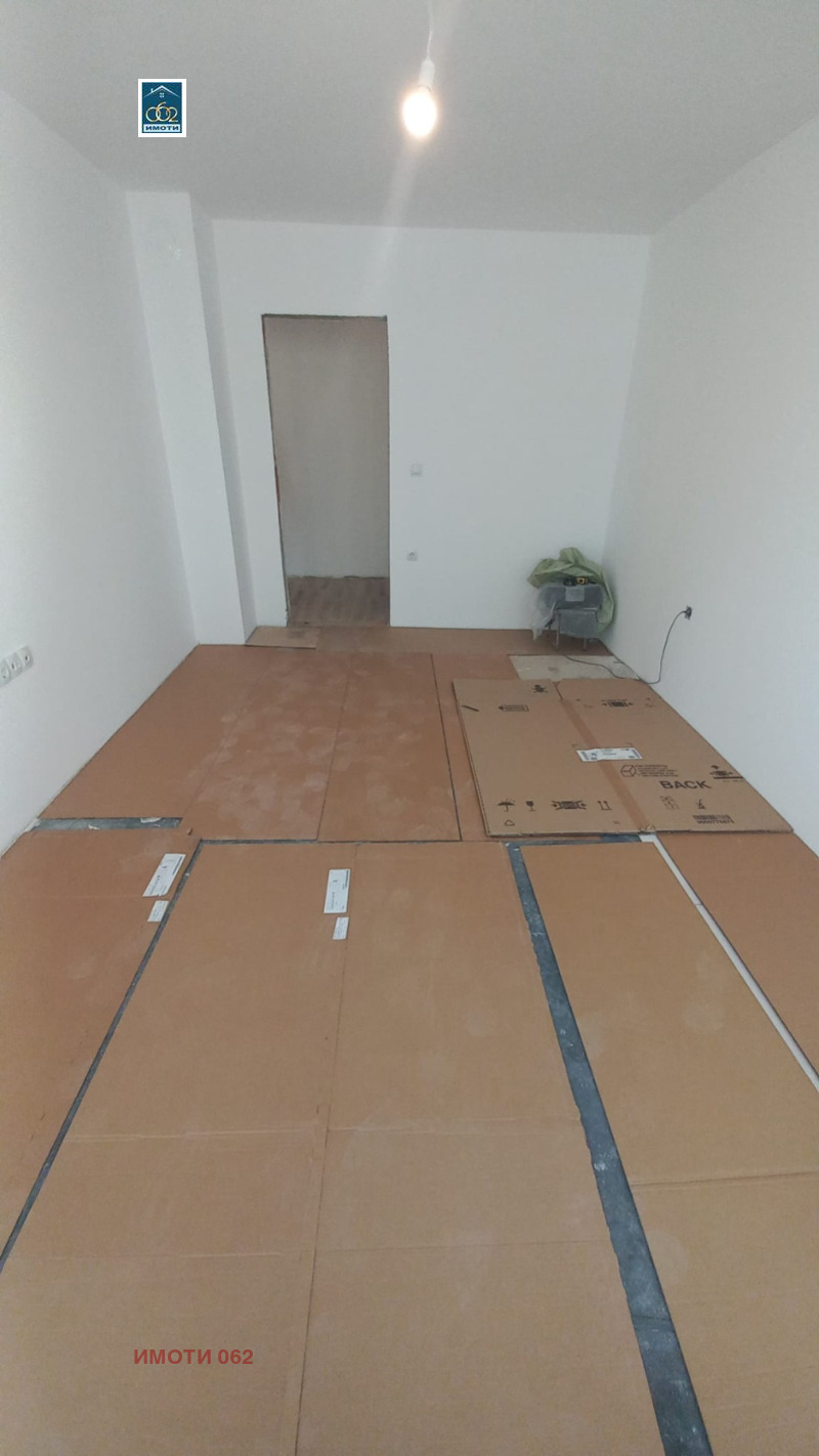 Продава 2-СТАЕН, гр. Велико Търново, Бузлуджа, снимка 2 - Апартаменти - 52539517