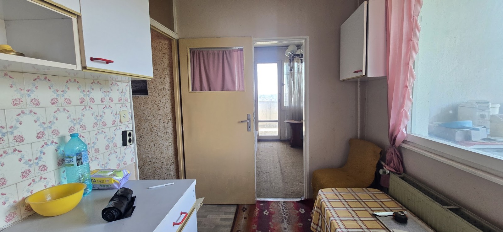 Продава МНОГОСТАЕН, гр. Шумен, 5-ти полк, снимка 2 - Апартаменти - 54640635