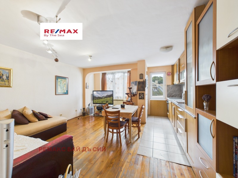 Продава 3-СТАЕН в град Варна, Лятно кино Тракия - 80 кв.м / 245 000 € » 479 178.35 лв., РЕМАКС БАЙ ДЪ СИЙ