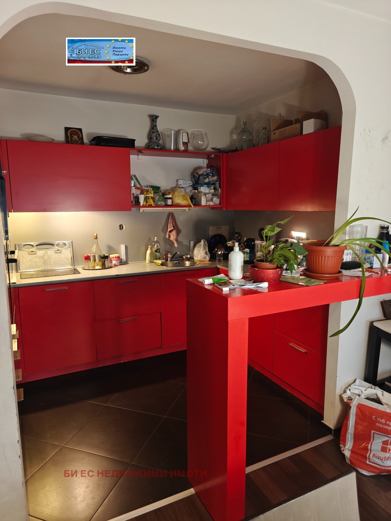 Продава МНОГОСТАЕН, гр. София, Мусагеница, снимка 2 - Апартаменти - 52524228