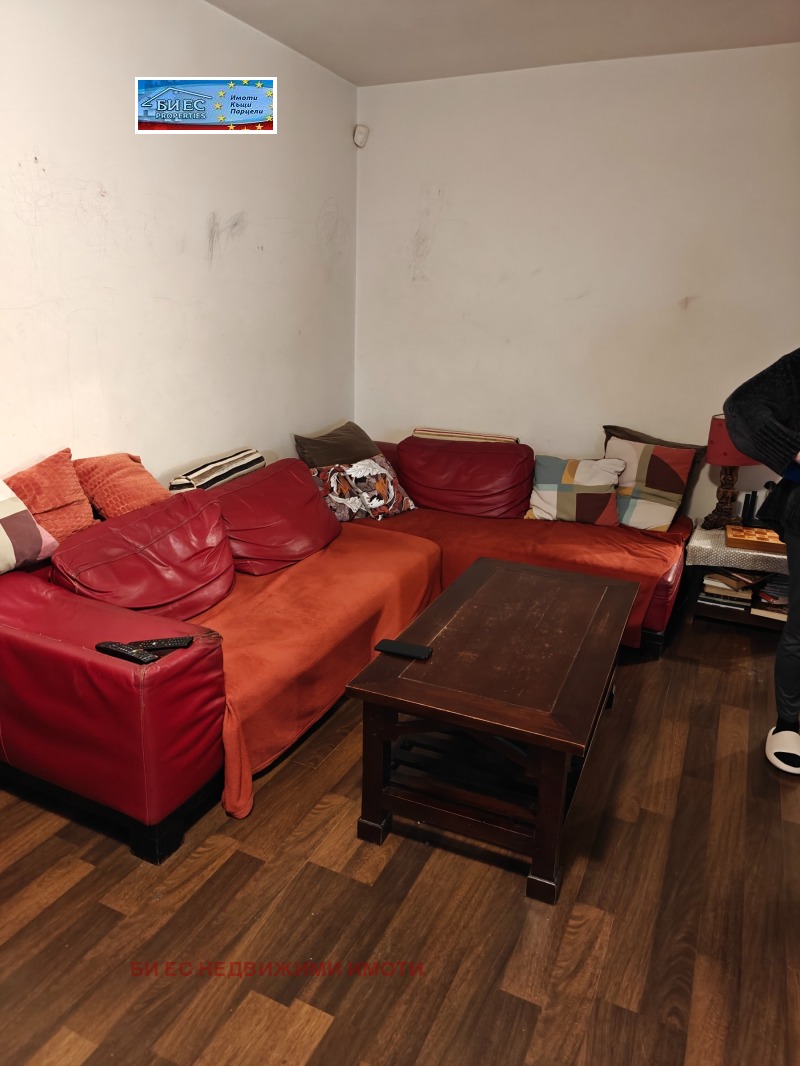 Продава МНОГОСТАЕН, гр. София, Мусагеница, снимка 3 - Апартаменти - 52524228