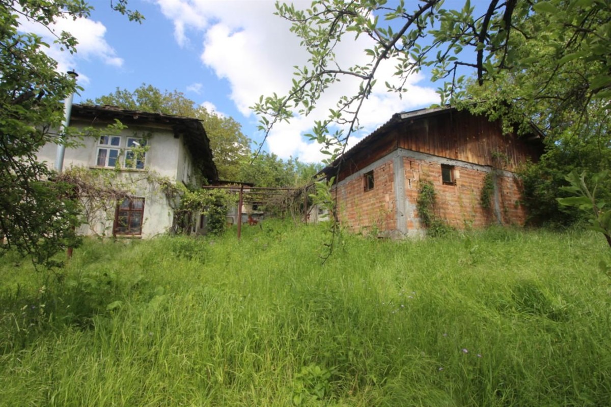 Продава КЪЩА, с. Съботковци, област Габрово, снимка 2 - Къщи - 54615794