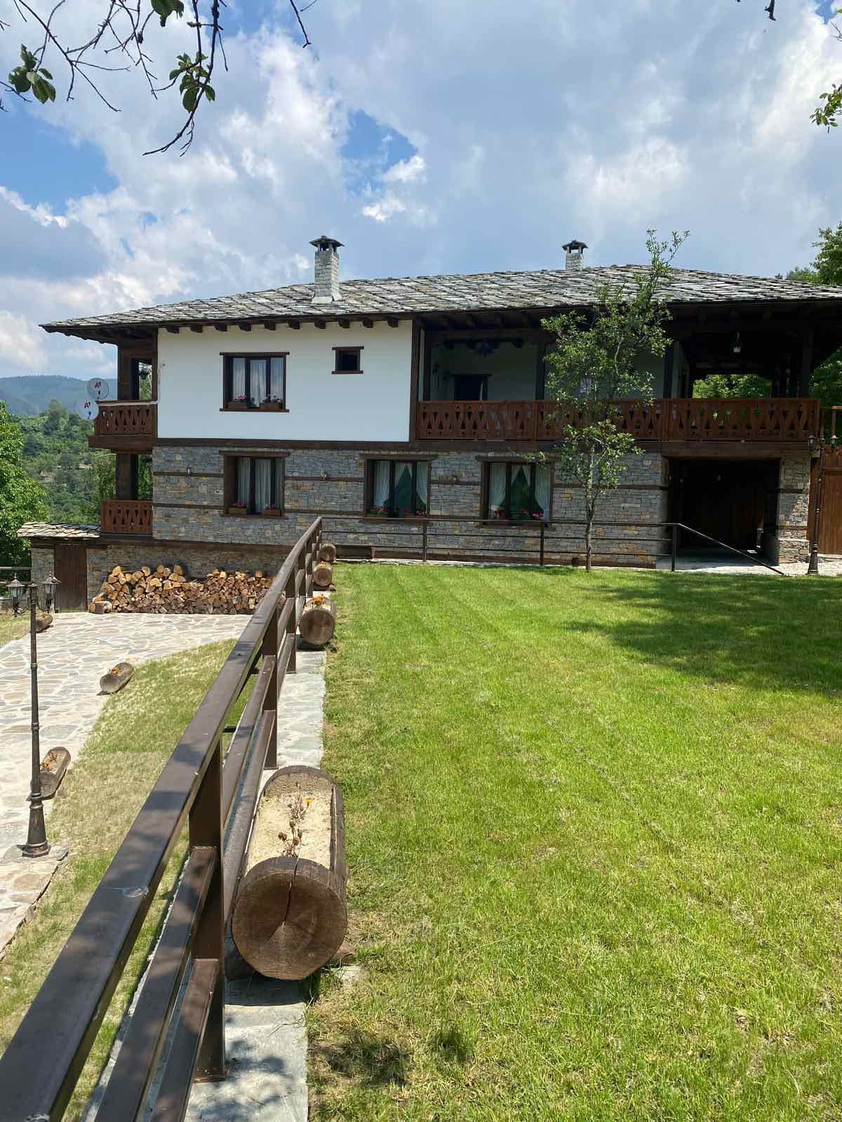 Продава ХОТЕЛ, с. Ковачевица, област Благоевград, снимка 2 - Хотели - 47434864
