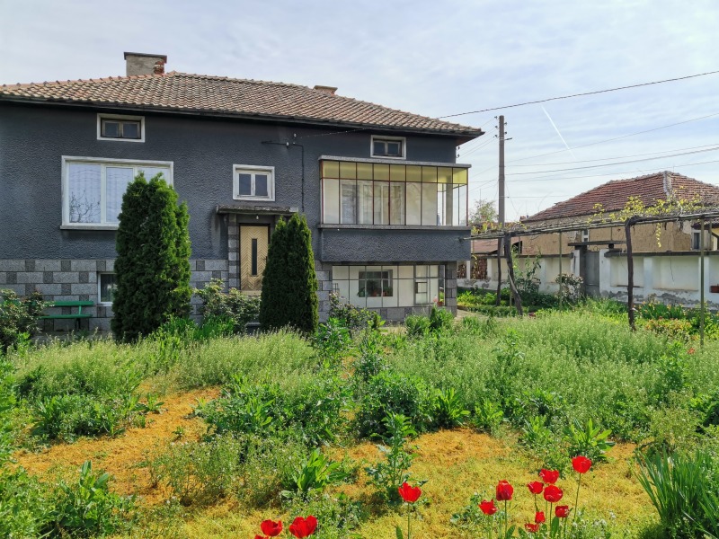 Продава КЪЩА в област Пазарджик, с. Мирянци - 214 кв.м / 269 000 € » 526 118.27 лв., ДОМ-КО