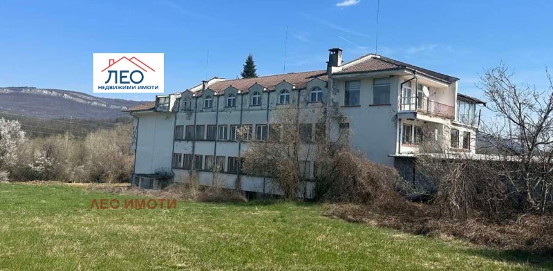 Продава САМОСТОЯТЕЛНА СГРАДА в област Габрово, с. Враниловци - 1588 кв.м / 350 000 € » 684 540.50 лв., ЛЕО ИМОТИ