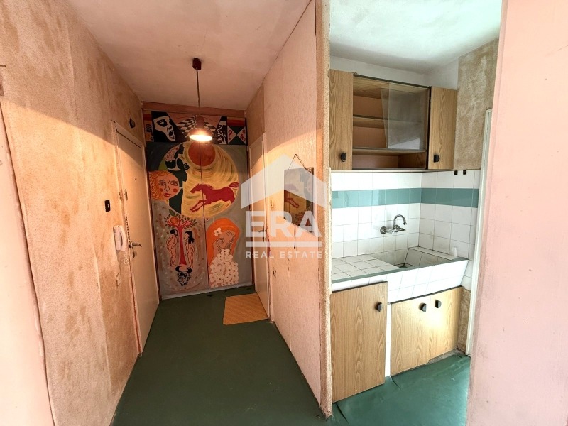 Продава 2-СТАЕН, гр. Бургас, Изгрев, снимка 2 - Апартаменти - 56159422