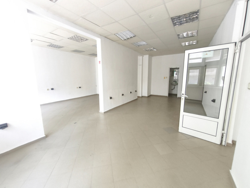 Продава ПРОМ. ПОМЕЩЕНИЕ, гр. Кърджали, Възрожденци, снимка 6 - Производствени сгради - 52347388