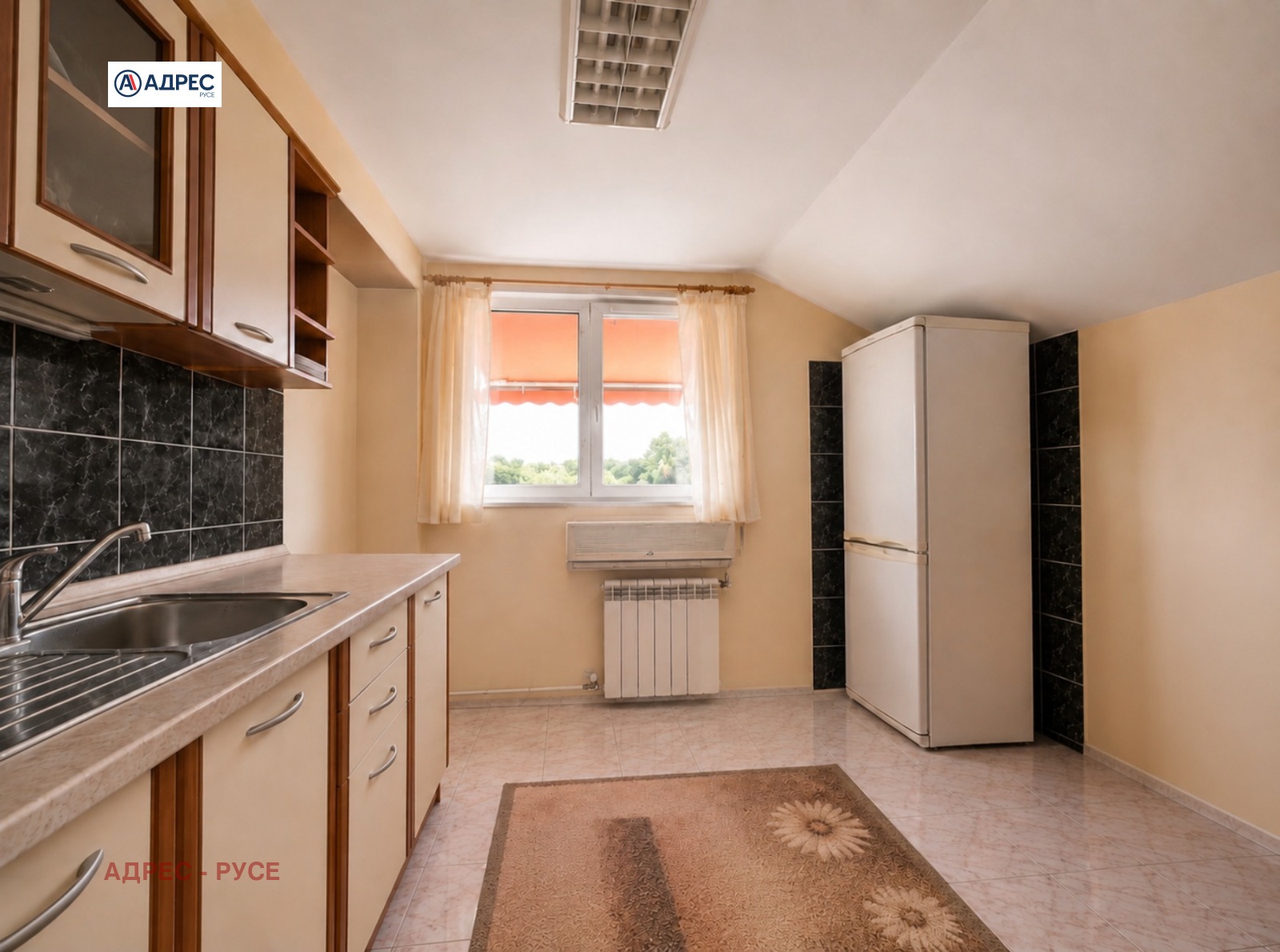 Продава ЕТАЖ ОТ КЪЩА, гр. Русе, Център, снимка 4 - Етаж от къща - 55298959