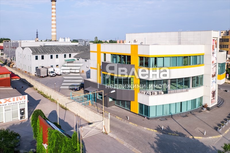 En venta  Edificio industrial Plovdiv , Industrialna zona - Sever , 8199 metros cuadrados | 46131540 - imagen [6]