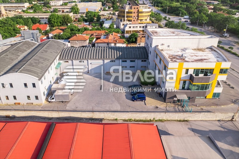 En venta  Edificio industrial Plovdiv , Industrialna zona - Sever , 8199 metros cuadrados | 46131540 - imagen [4]