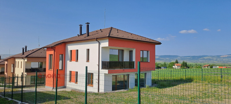 Продава  Къща област София , с. Хераково , 235 кв.м | 24567614