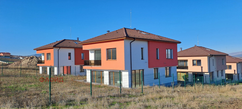 Продава КЪЩА, с. Хераково, област София област, снимка 2 - Къщи - 51483684