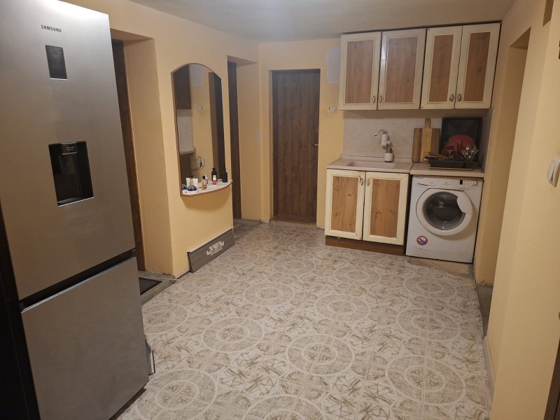 Продава ЕТАЖ ОТ КЪЩА, гр. Варна, Виница, снимка 3 - Етаж от къща - 52382710