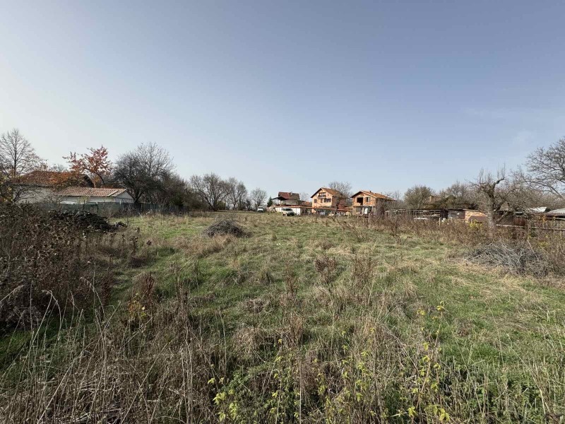 Продава ПАРЦЕЛ, с. Слаковци, област Перник