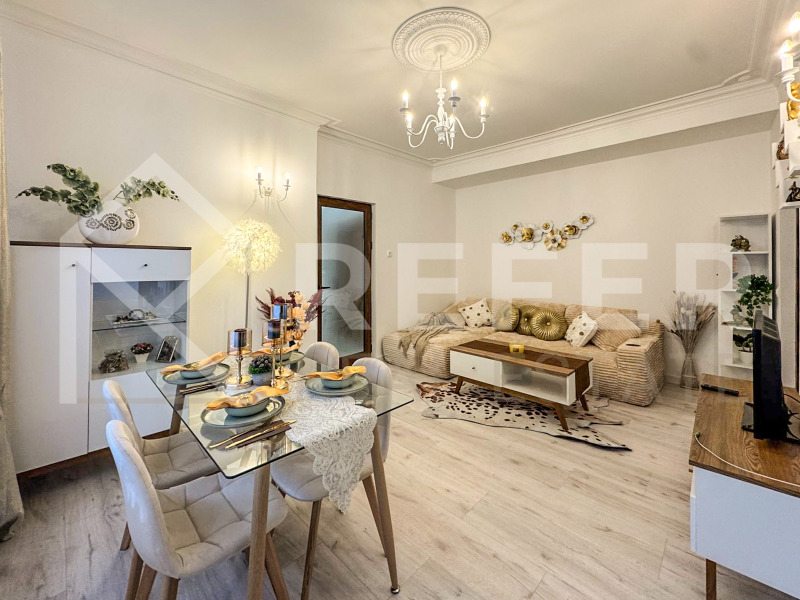 Продава 3-СТАЕН, гр. София, Център, снимка 2 - Апартаменти - 53538753