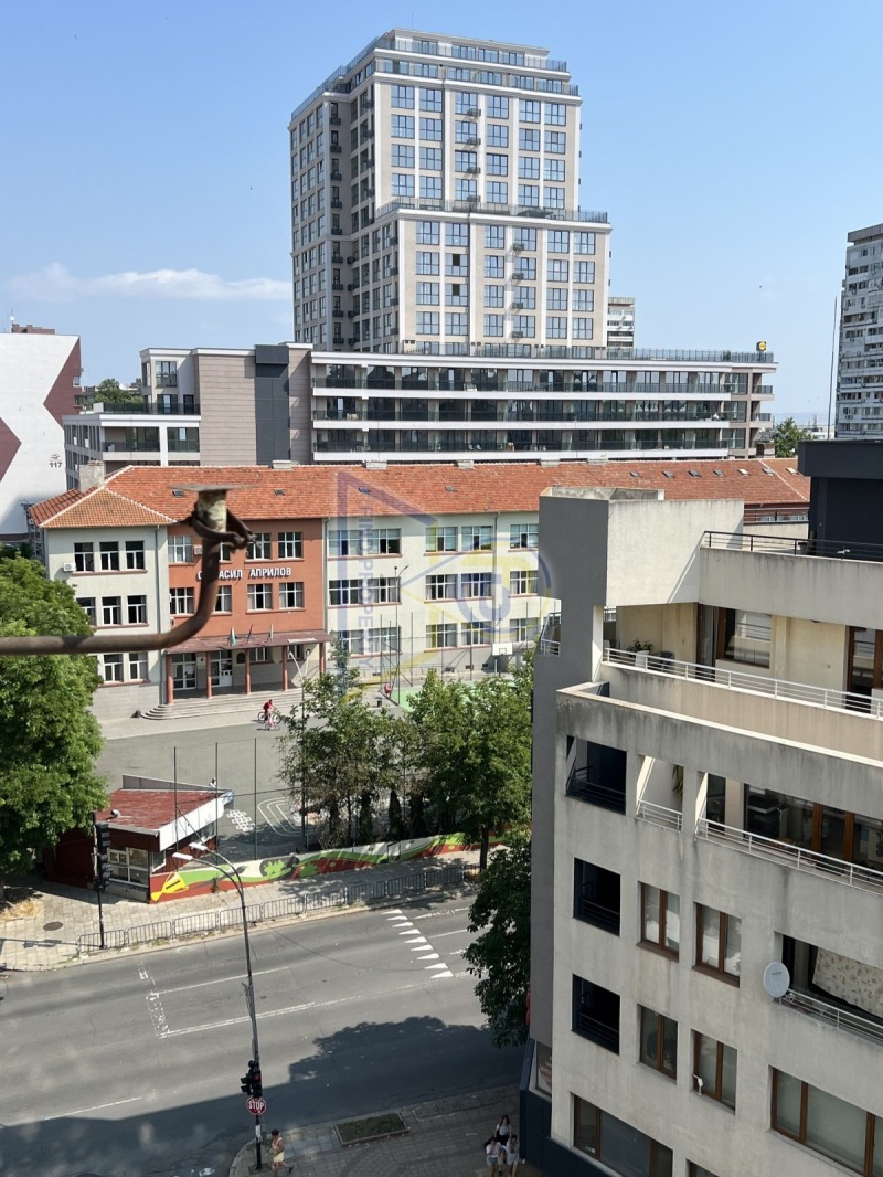 Продава  4-стаен град Бургас , Център , 92 кв.м | 99697245