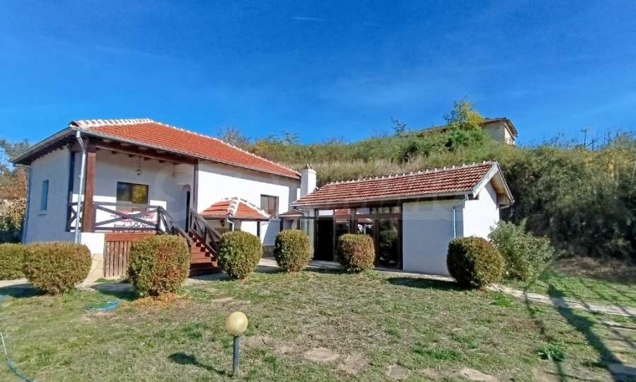 Продава КЪЩА, гр. Свищов, област Велико Търново