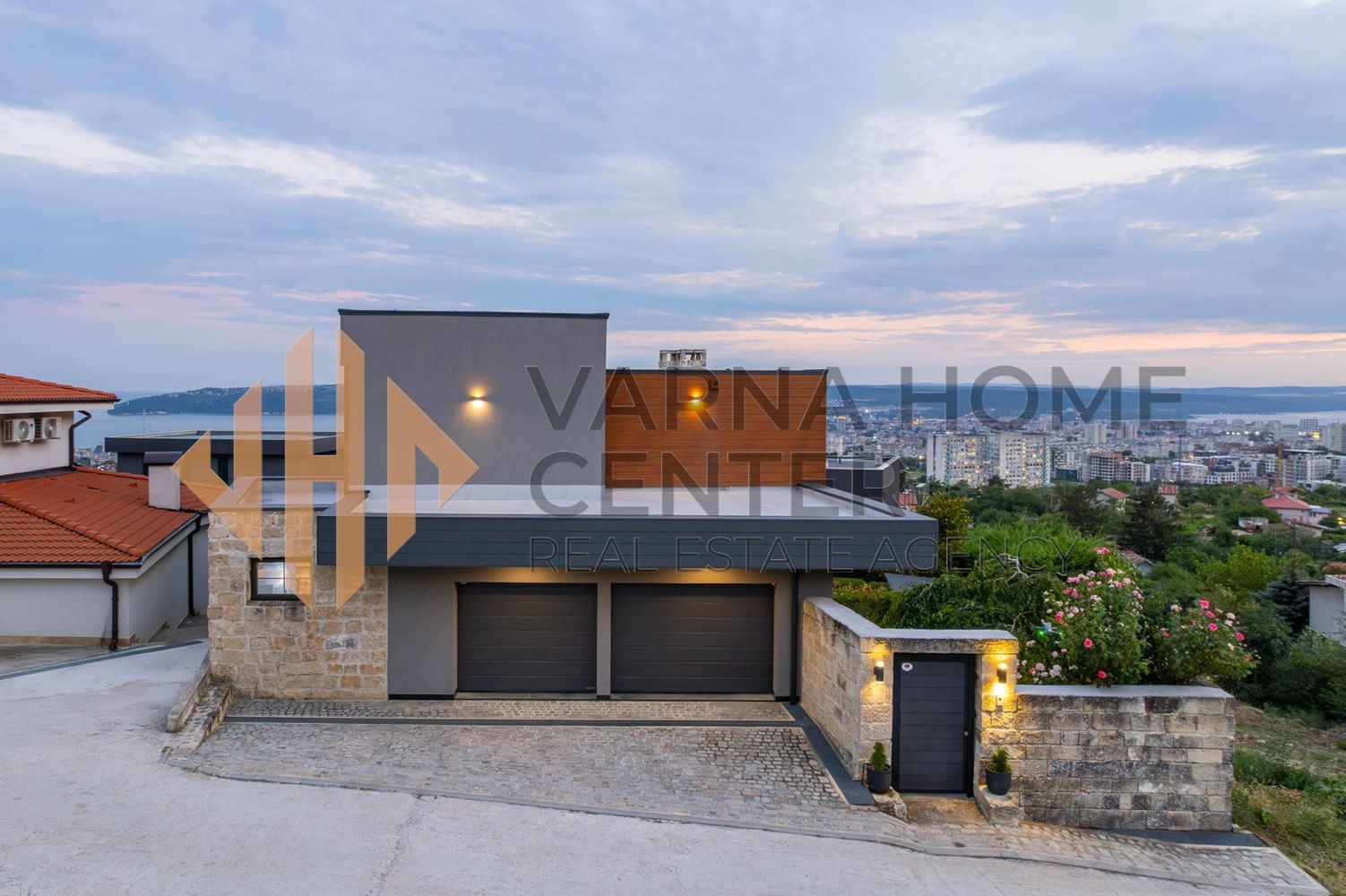 Продава КЪЩА, гр. Варна, м-т Сотира, снимка 16 - Къщи - 55220758