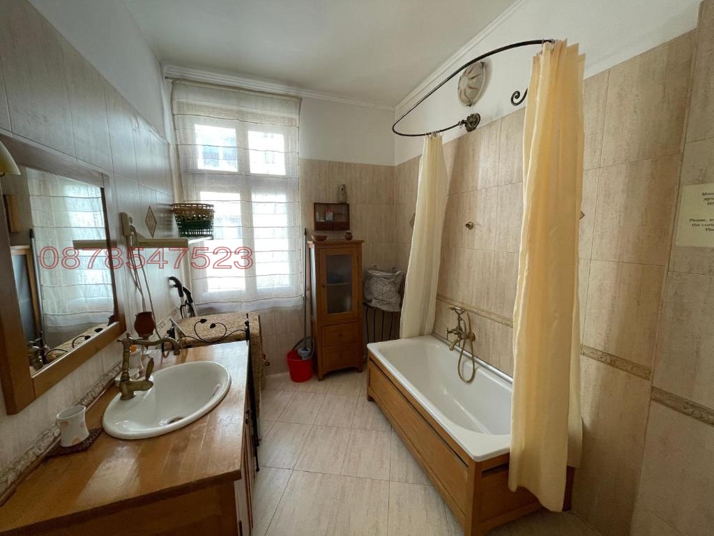 Продава 4-СТАЕН, гр. София, Център, снимка 13 - Апартаменти - 54030684