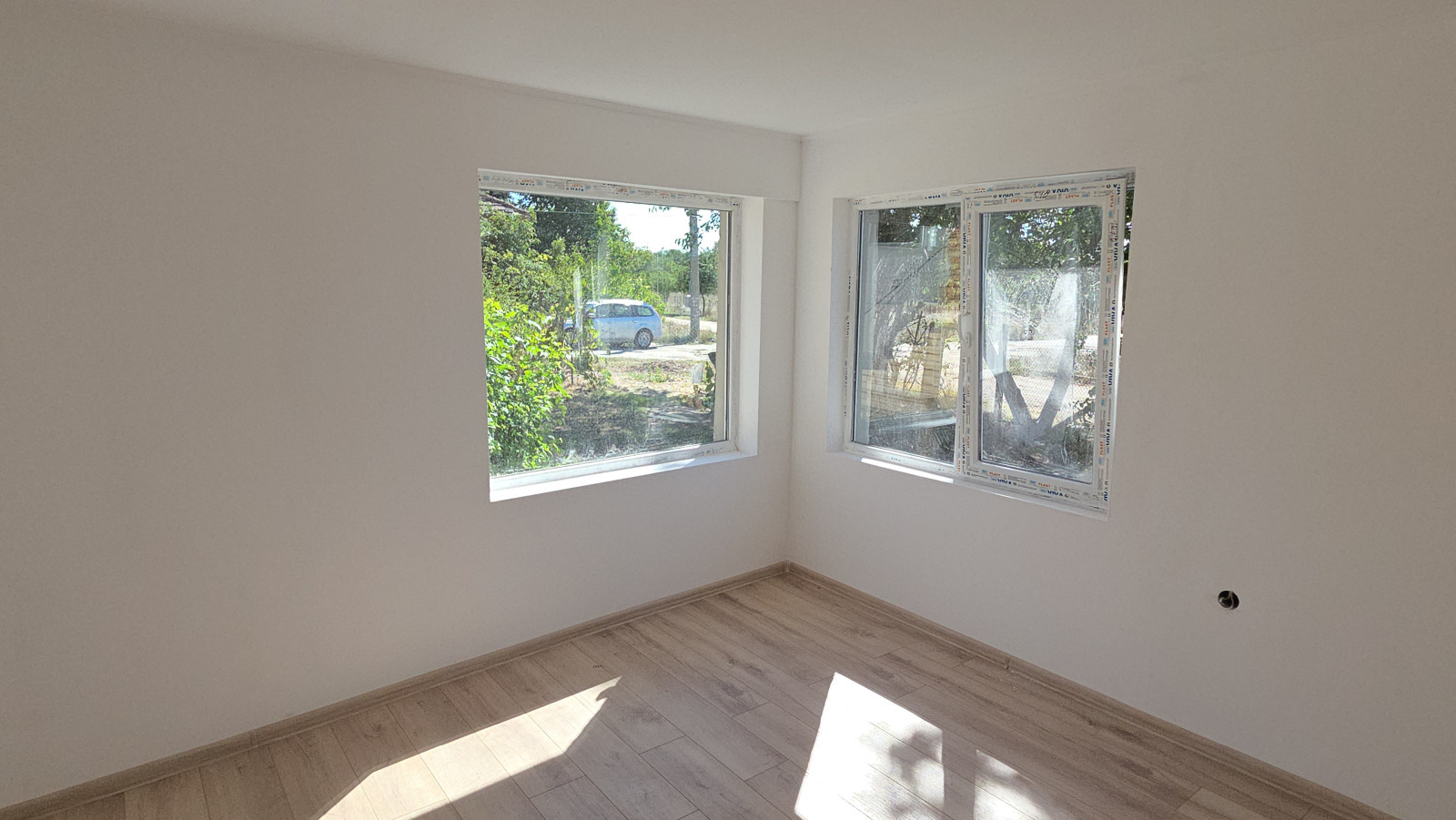 Продава КЪЩА, с. Червенци, област Варна, снимка 7 - Къщи - 53869977