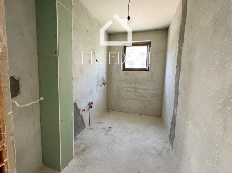 Продава 3-СТАЕН в град Варна, Бриз - 94 кв.м / 240 000 € » 469 399.20 лв., ФРИДОМ ВАРНА