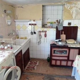 Продава КЪЩА, с. Струмяни, област Благоевград, снимка 2 - Къщи - 53976394