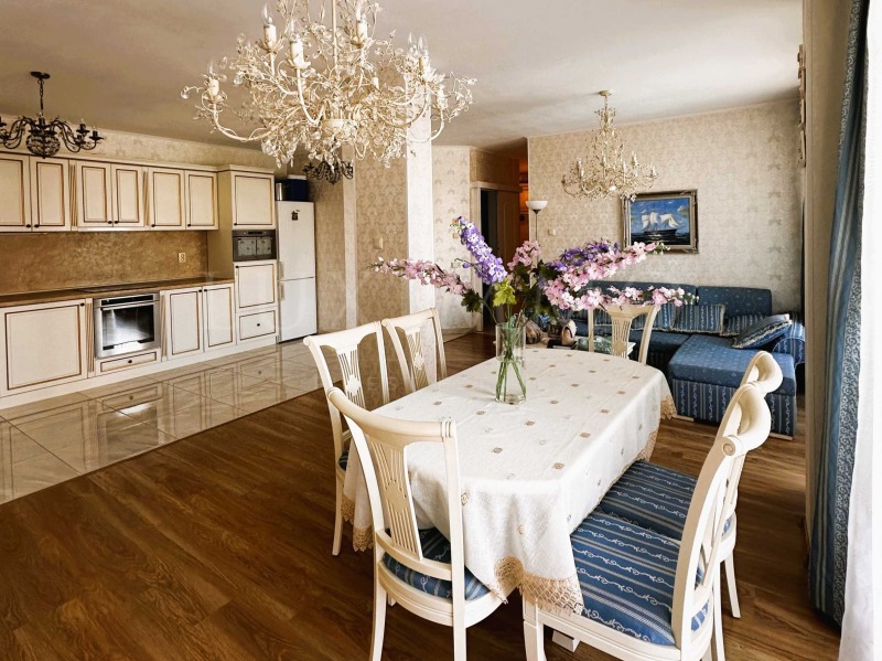 Na prodej  2 ložnice oblast Burgas , k.k. Slančev brjag , 118 m2 | 84704385