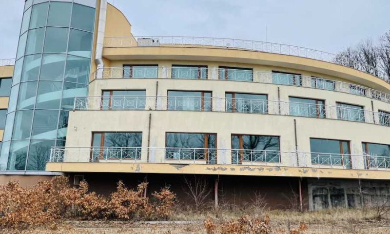 Til salg  Hotel region Gabrovo , Sevlievo , 5000 kvm | 52792028