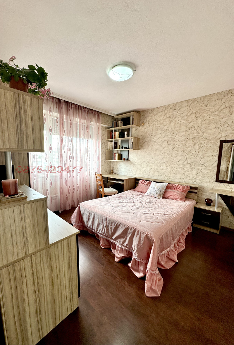 Na prodej  2 ložnice Targovište , Zapad 3 , 76 m2 | 47354618