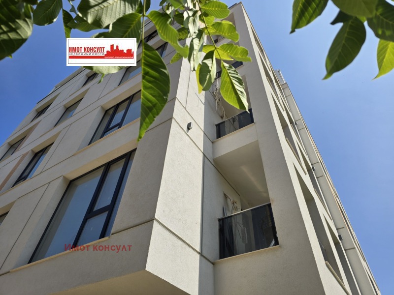 Продава  4-стаен град Пловдив , Остромила , 200 кв.м | 88220836