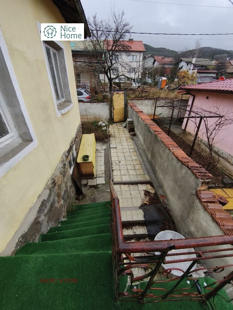 Продава КЪЩА, с. Рударци, област Перник, снимка 6 - Къщи - 52474950